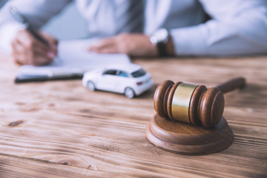 Car Accidents 101: When To Call A Lawyer